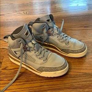 Girls Cute Rose Gold gray Micheal Jordans Size 4